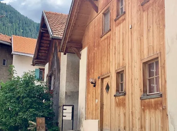 Tga Clavo Apartman *